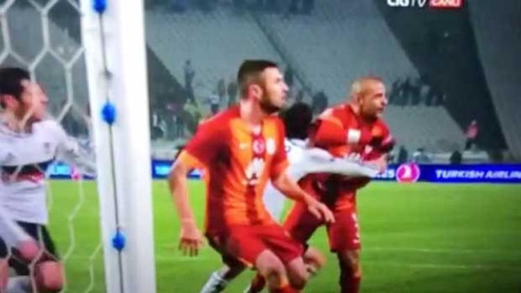 Melo'nun hareketi kırmızı kart mı?