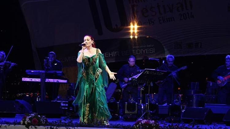 Balkanlar festivali Candan Erçetin'le başladı
