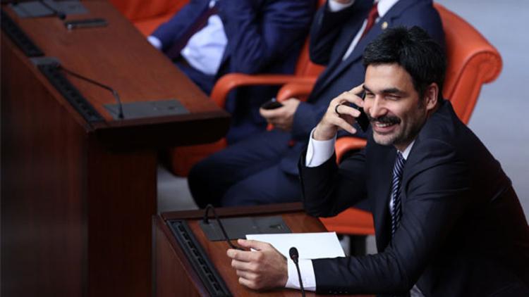 Meclis'te uyuyan Uğur Işılak'tan açıklama geldi