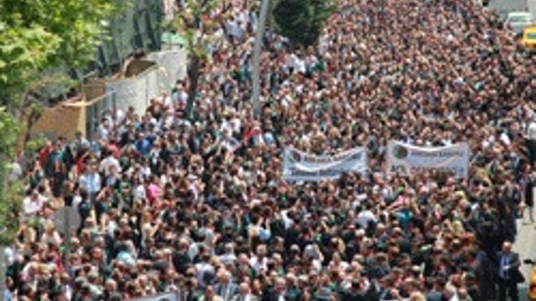 Avukata yaka paça gözaltı yargıyı ayağa kaldırdı