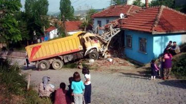 Türkiye'ye hayal satanlar bir numara için çekişiyor