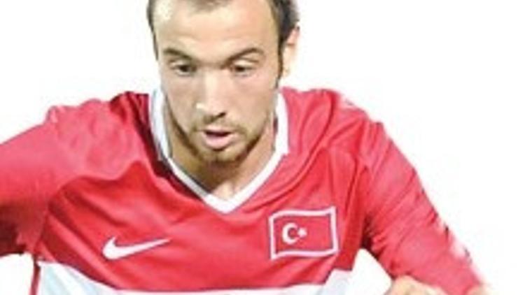 Aslan iki koldan saldırıyor