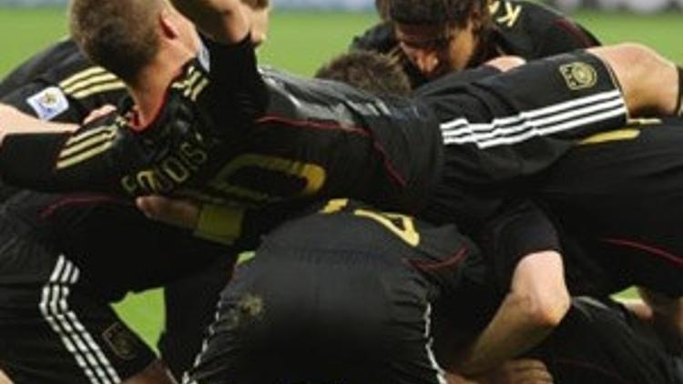 Almanya yarı finalde: 4-0