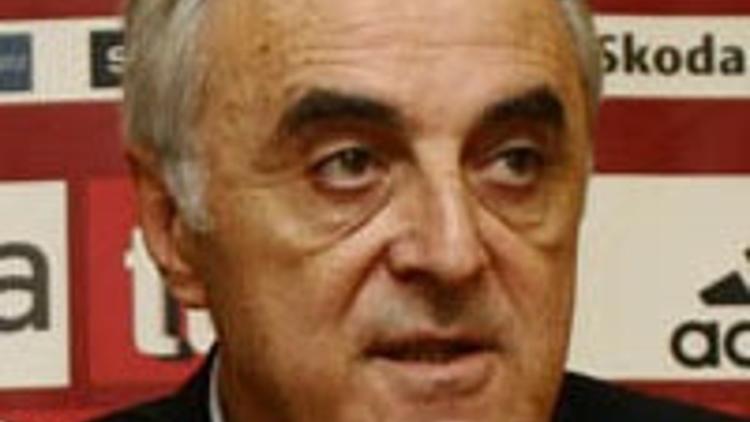 Özhan Canaydın'dan hakemlere destek