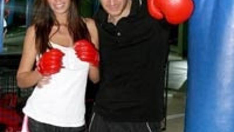 Kickbox öğreniyor