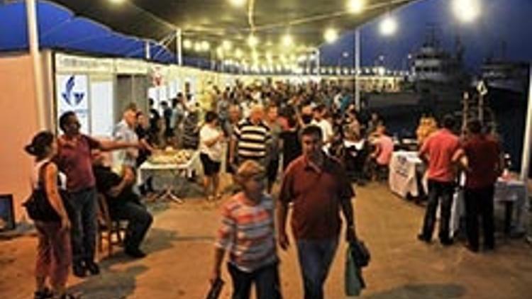 Güzelbahçe'de gece pazarı