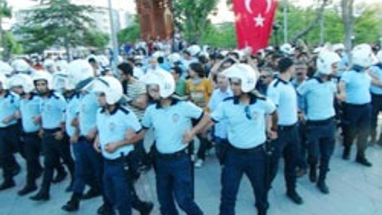 Konya'da Gezi eylemcilerine linç girişimini polis önledi