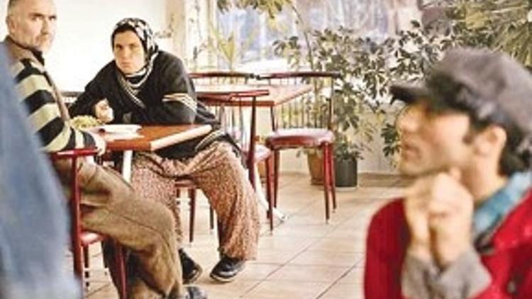 İranlı gay mülteciyi Davut aşkı yakıyordu