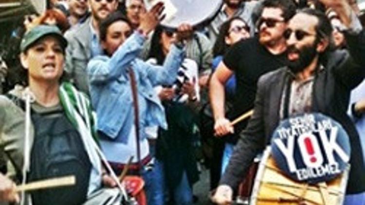 Beyoğlu'nda 'Şehir Tiyatroları' eylemi