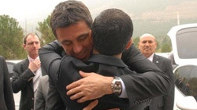Emniyet müdürüne böyle sarıldı