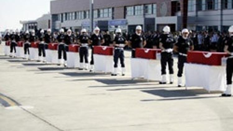 Şehit 8 polis için Malatya'da tören