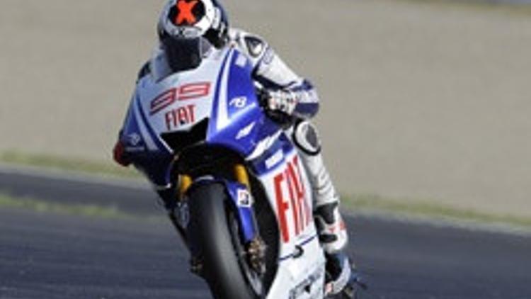 İki tekerde Lorenzo, dört tekerde Latvala kazandı