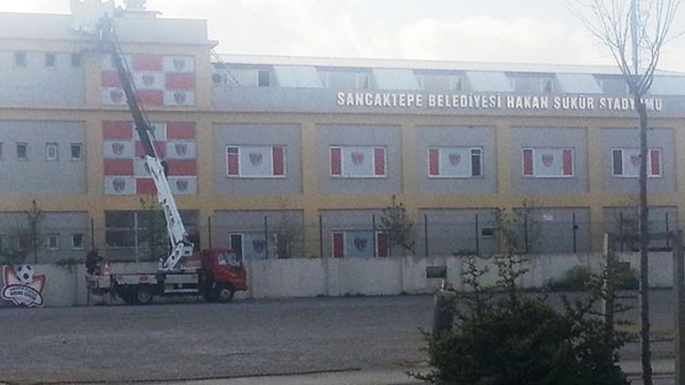 Sancaktepe'deki stadyumdan Hakan Şükür ismi söküldü