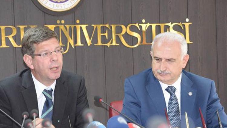 Üniversitelilere çift diploma şansı