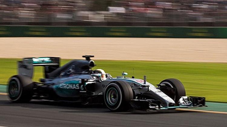 Hamilton evinde galip