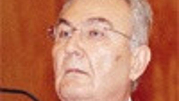 Democracy is at risk, says Baykal