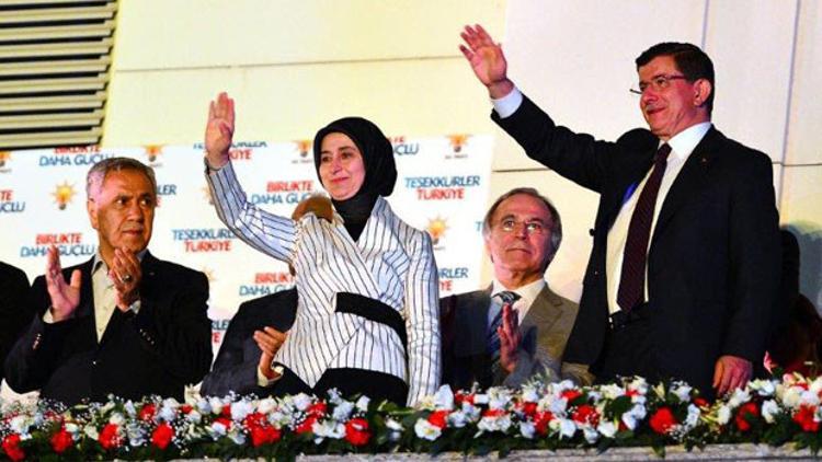 Başbakan Ahmet Davutoğlu'ndan balkon konuşması