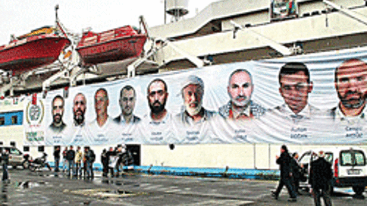 Mavi Marmara’dan İsrail’e Komor darbesi