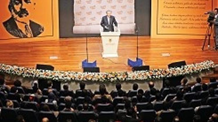 Akif Arnavut’tu ama marşımızı yazdı