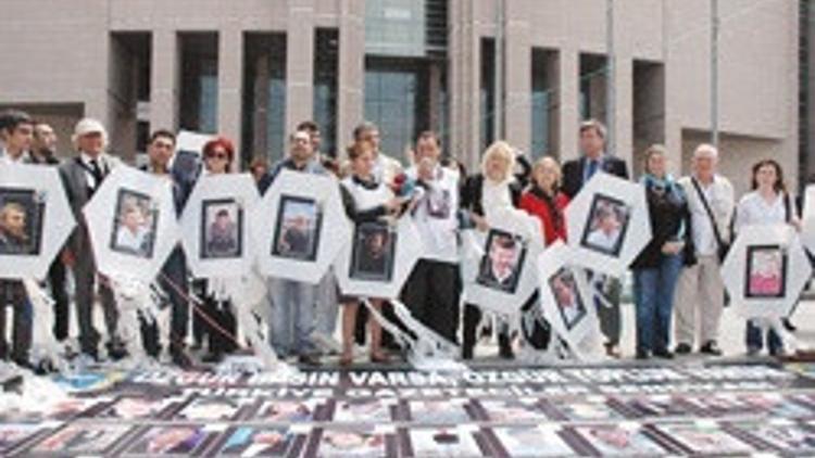 Tutuklu gazetecilere özgürlük için