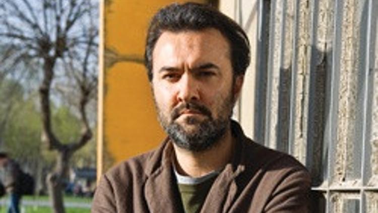 Yazmak kalabalık bir iş bir odaya zor sığdığı bile oluyor