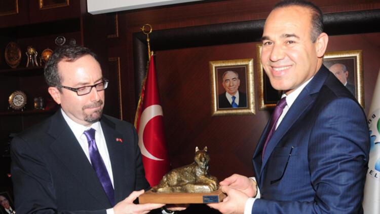 ABD Büyükelçisi John Bass, Adana Belediye Başkanı ile görüştü