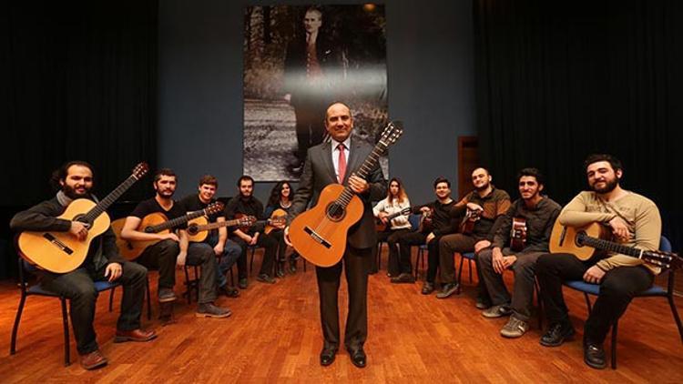Fabrikayı değil sanatı seçti