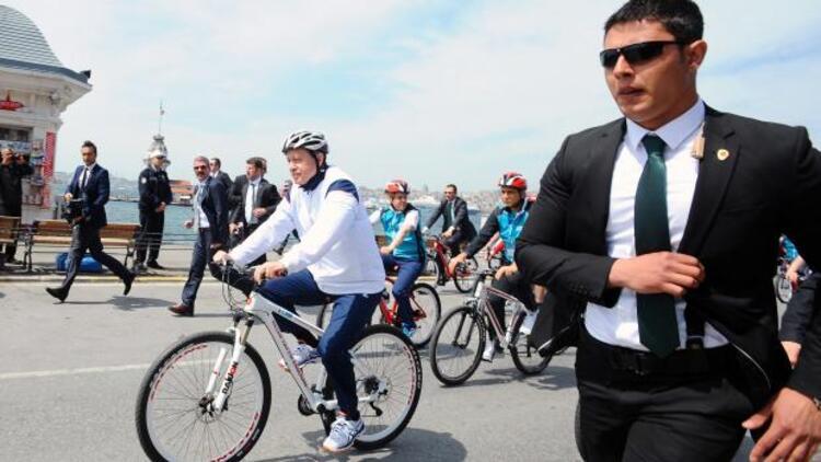 Cumhurbaşkanı Erdoğan bisiklet turuna katıldı