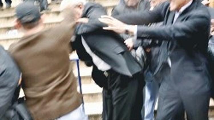 Ahmet Türk'e yumruklu saldırı