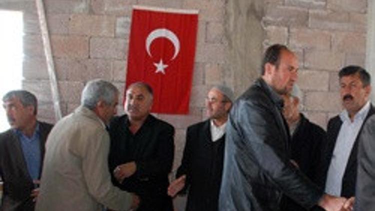 Öldürülen PKK'lının babasından Türk bayraklı isyan
