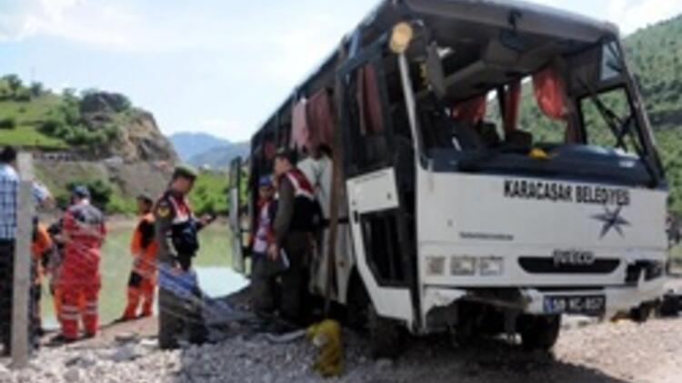 kayseri de tur otobusu baraja uctu son dakika flas haberler