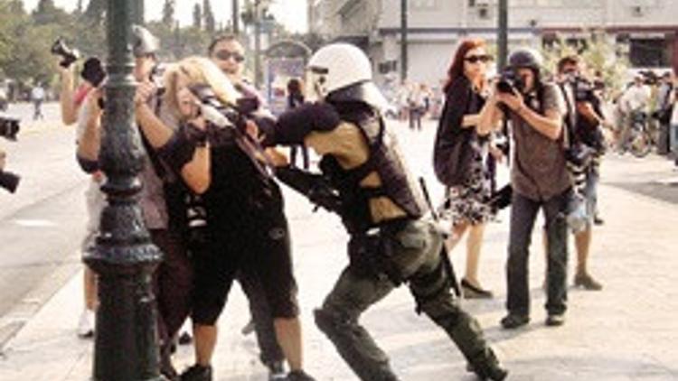 Yunanistan’da hayat yine genel grevle durdu