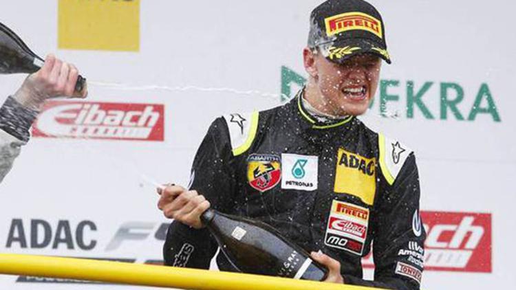 Schumacher'in oğlundan ilk zafer