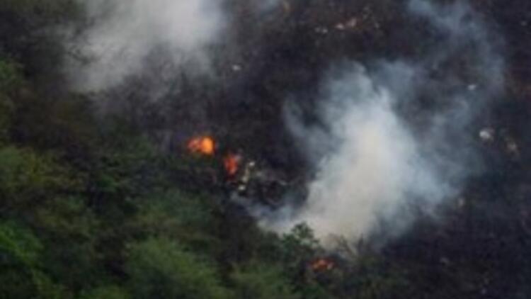 Pakistanda yolcu uçağı düştü: 152 ölü