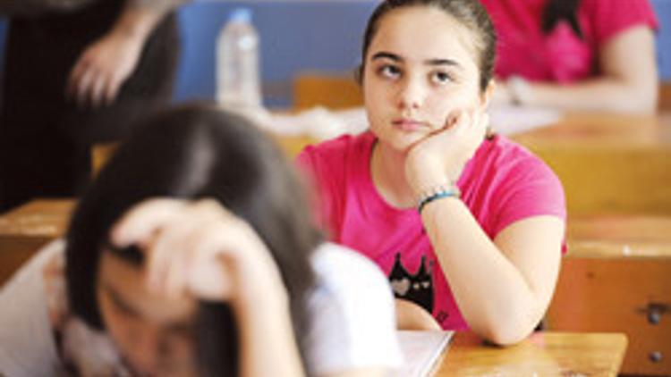 Sınavlarda 2 gözetmen öğretmen sınıfta olacak