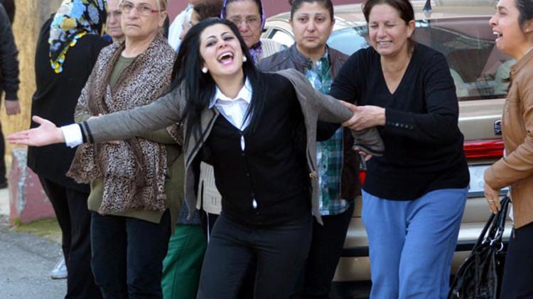 Eşi ve biri 6 aylık iki kızını öldürüp intihar etti