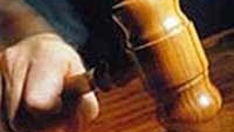 Herşeye dava açan adam