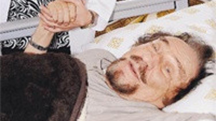 Ünlü karikatürist Bedri Koraman, Bodrum’da hastaneye kaldırıldı
