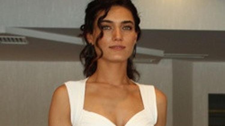 Hande'den tiyatro ve tango sürprizi