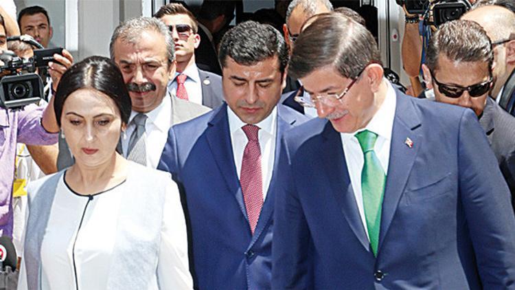 Demirtaş'tan Davutoğlu'na: CHP ile kurun destekleyelim