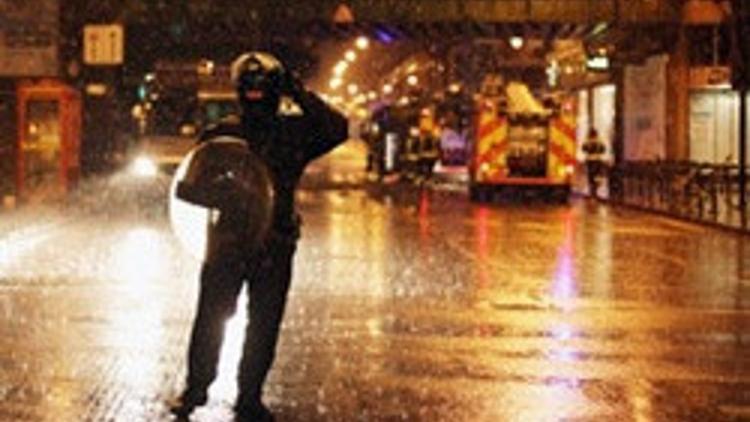 Yağma ve kundaklama Londra dışına taştı