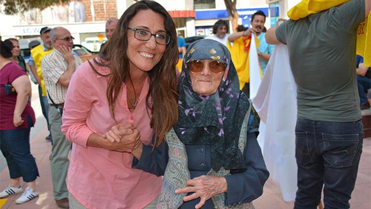 Ayşegül öğretmeni yalnız bırakmadılar
