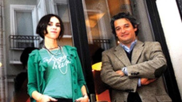 Bebek’in sonsuz mutluluğu Şişhane’ye çıktı, ‘halk’ oldu