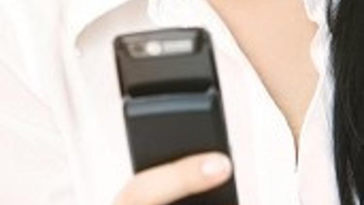 İzinsiz e-posta ve SMS atanlara 100 bin liralık ceza geliyor
