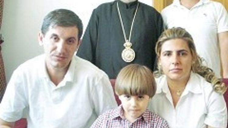 Artık kimliklerine Hıristiyan yazdırıyorlar
