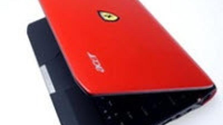 Kıpkırmızı bir Ferrari