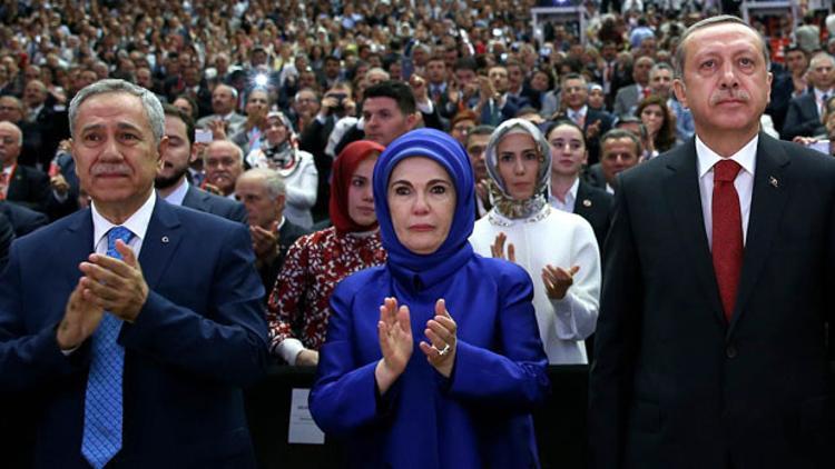 Emine Hanım gözyaşlarını tutamadı
