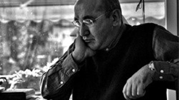 Şair Seyhan Erözçelik hayata veda etti