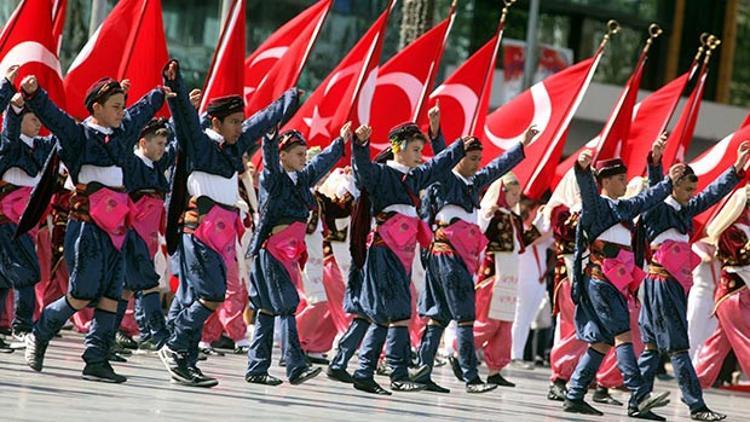 İzmir'den 23 Nisan renkleri