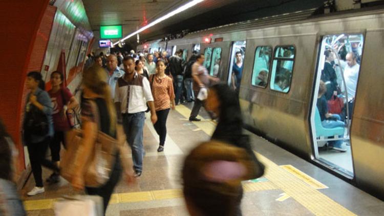 İstanbul'da raylı sistemi yarım milyar kişi kullandı